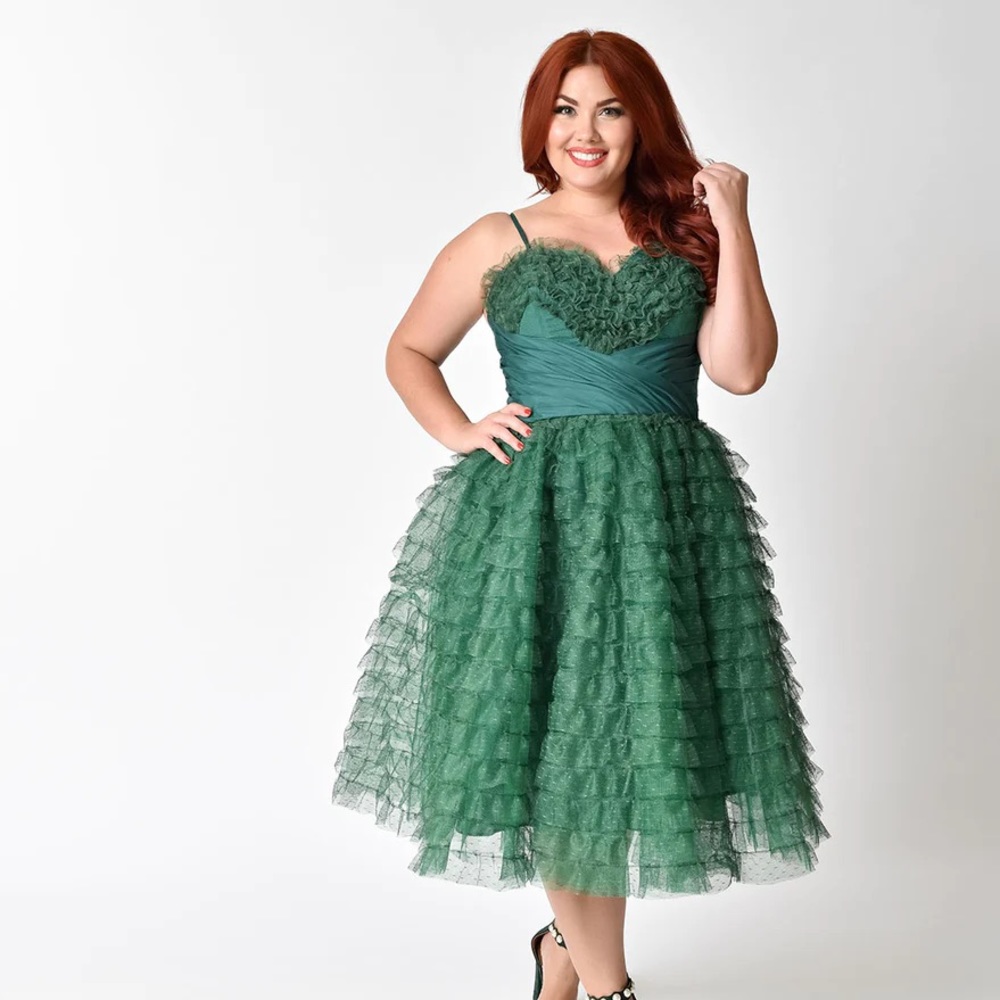 Unique Vintage 1950s Emerald Green Ruffled Tulle Sweetheart Cupcake Swing Dress
